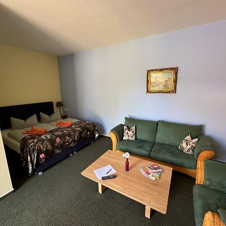 Bed & Breakfast Am Waldguertel Forst  Esterno foto