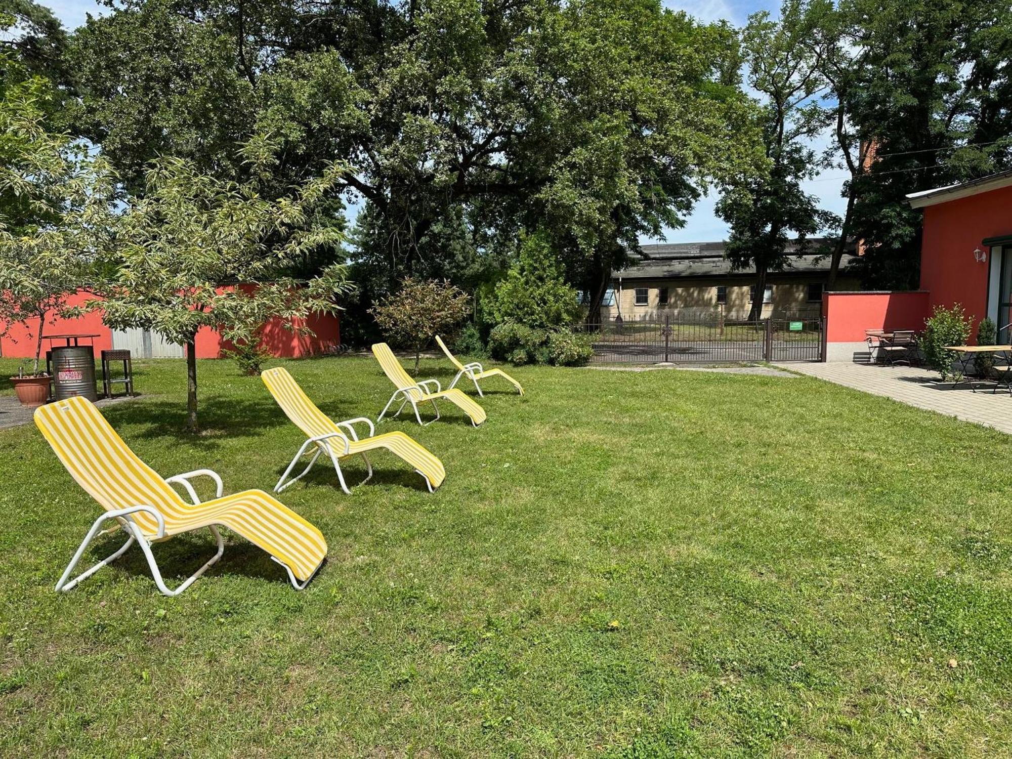 Bed & Breakfast Am Waldguertel Forst  Esterno foto