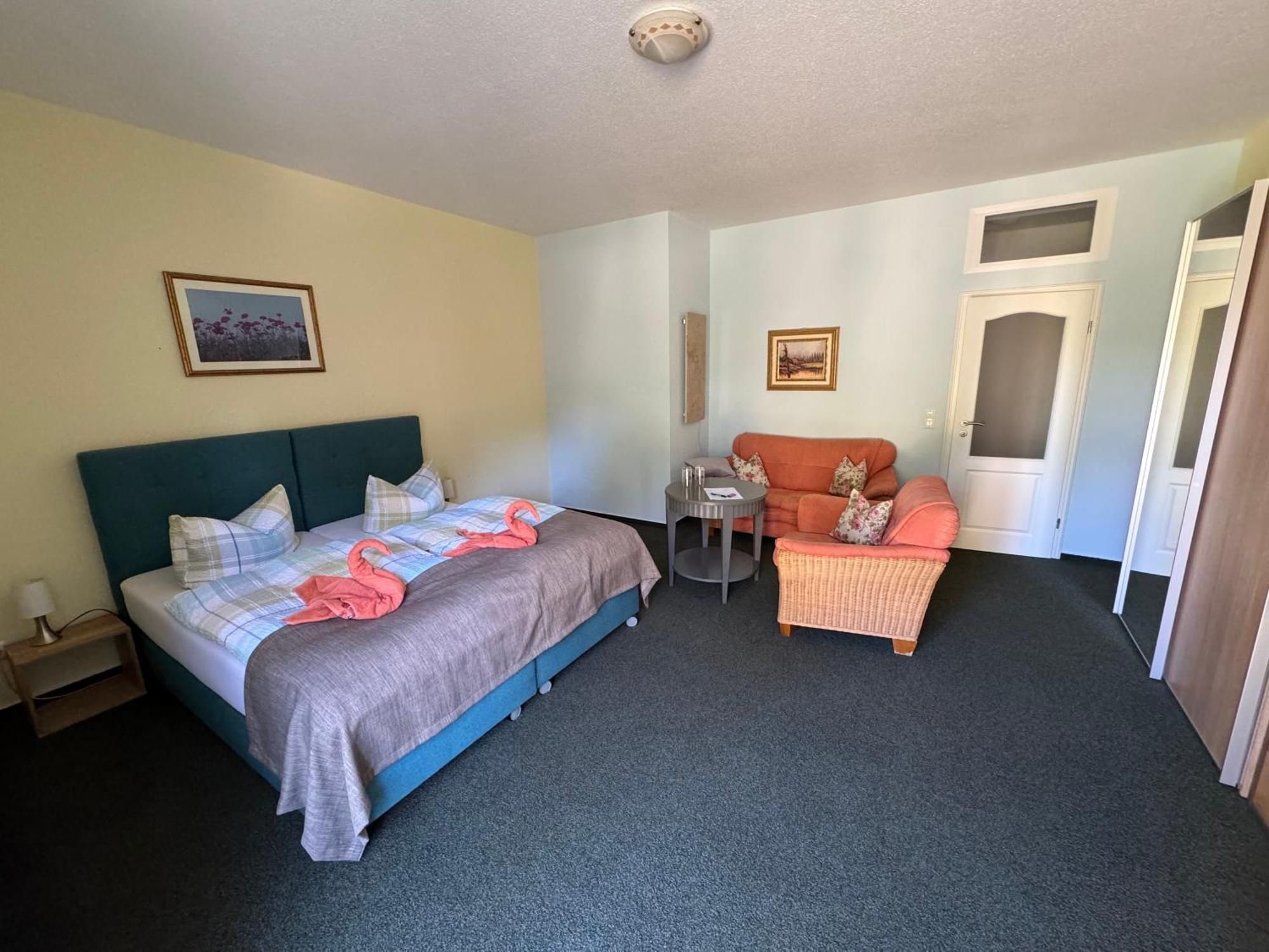 Bed & Breakfast Am Waldguertel Forst  Esterno foto