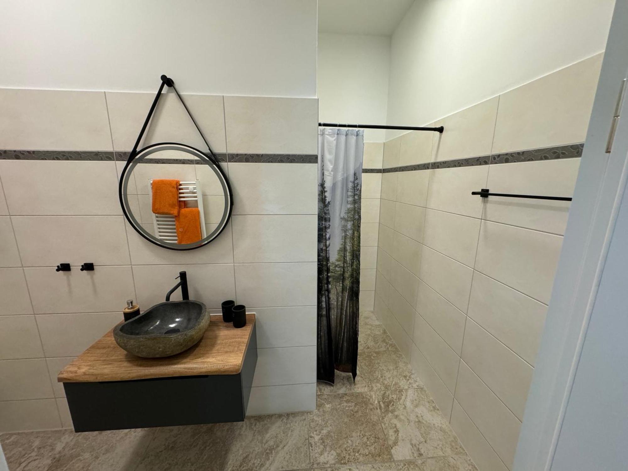 Bed & Breakfast Am Waldguertel Forst  Esterno foto